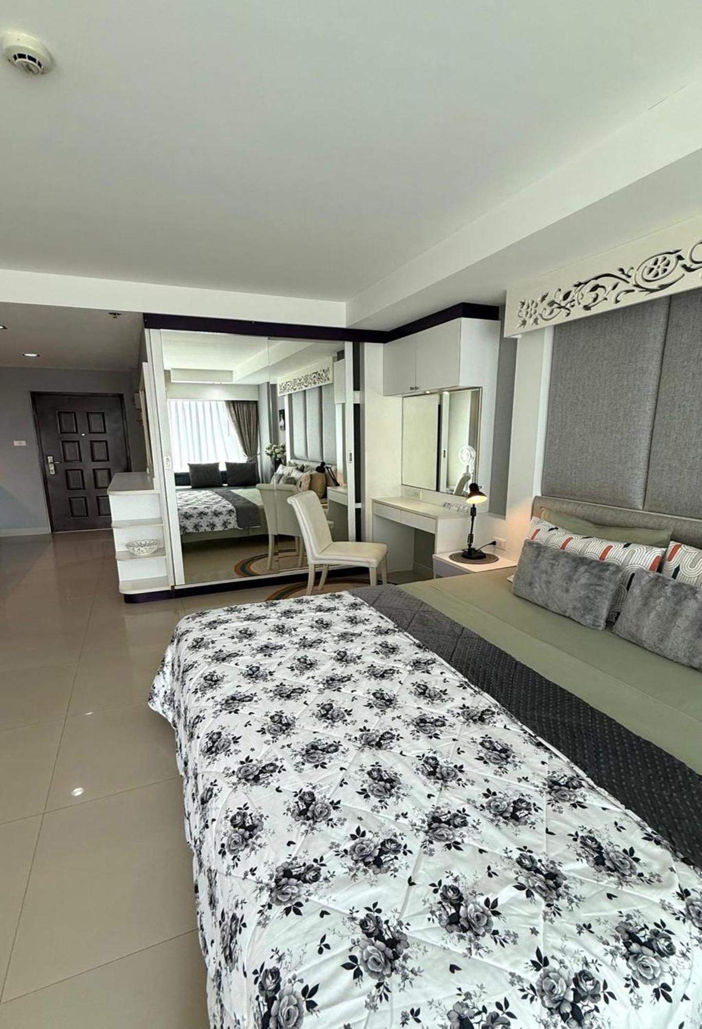 View Talay Condominium By Vlad Property Pattaya Room photo